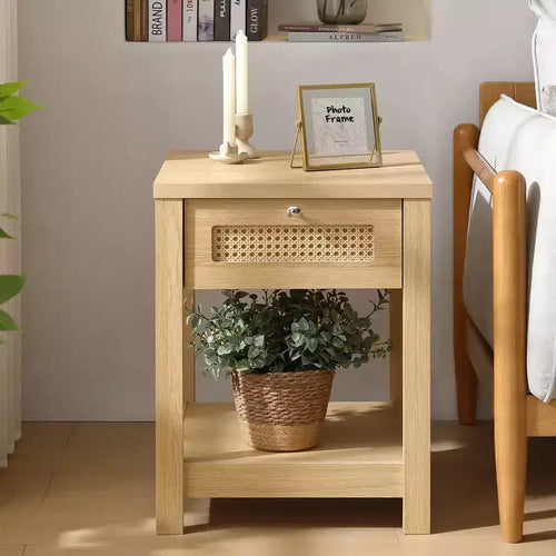 Comodino bohémien in rattan da 45 cm con cassetto e pomelli in ottone, tavolino in legno con ripiano aperto per camera da letto/soggiorno