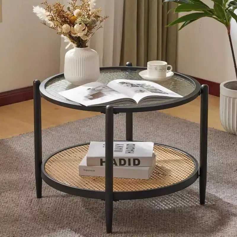 Tavolino da caffè con struttura in ferro nero, pannello in rattan PE e vetro ondulato circolare a doppio strato da 25,59 pollici